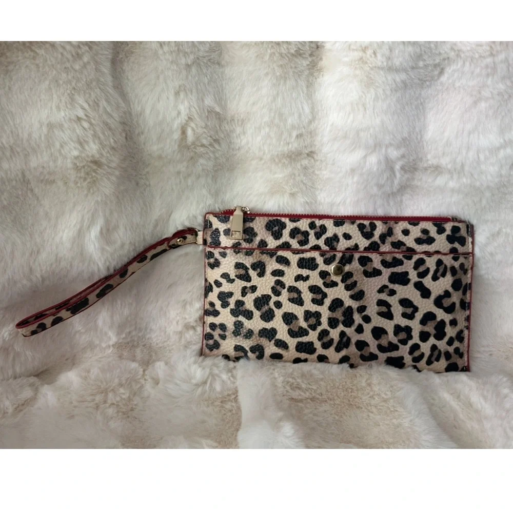 NEW- VEGAN LEOPARD PRINT & LIPSTICK RED TRIMMED CLUTCH WRISTLET